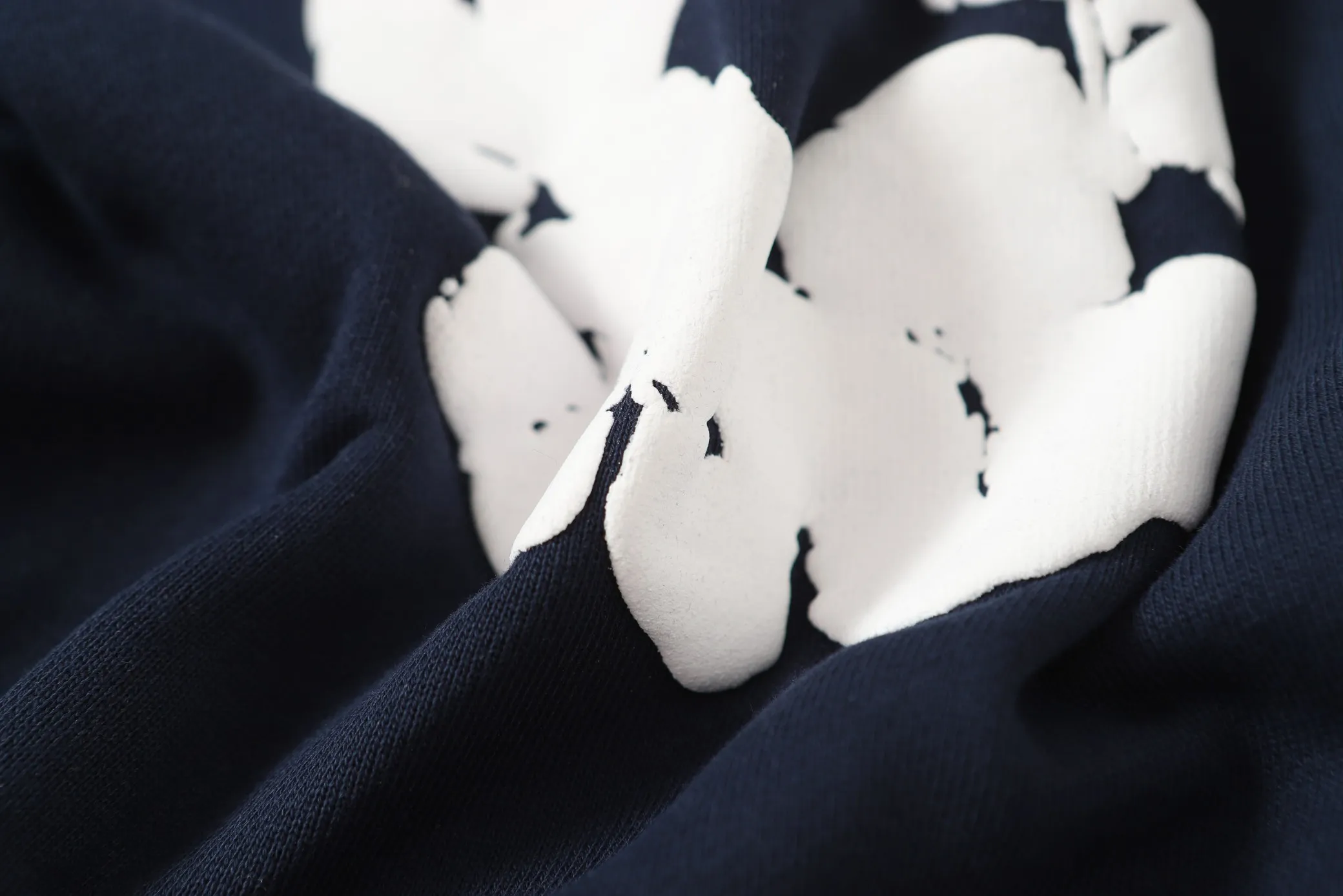 16 colors DENIM TEARS Kapok European and American trendy brand high-quality foam printed hooded sweatshirt jacket. Terry fabric weighs 380 grams. Threads are customized and dyed in the same color. Color Black Gray Blue Green Royal Blue Purple Red Orange Colorful Blue Pink White Sky Blue Brown Carbon Gray Black Gray White White Size S-XL